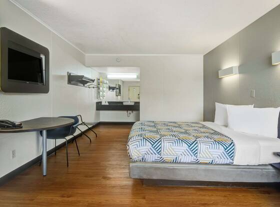 Motel 6 Lima, OH is a family friendly hotel in Lima, Ohio (OH)