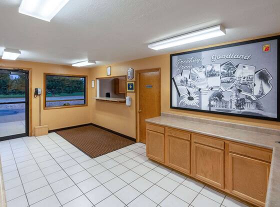 Super 8 by Wyndham Goodland is a family friendly hotel in Goodland, Kansas (KS)