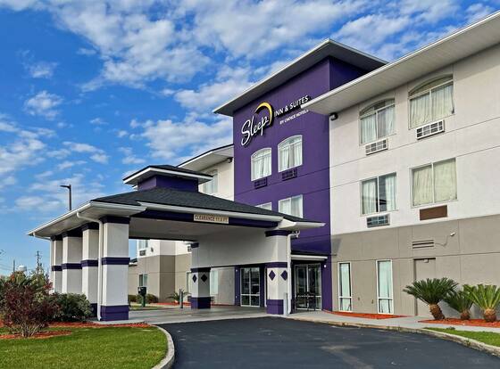 Sleep Inn & Suites is a family friendly hotel in Foley, Alabama (AL)