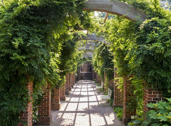 Williamsburg Lodge, Autograph Collection is a family friendly hotel in Williamsburg, Virginia (VA)