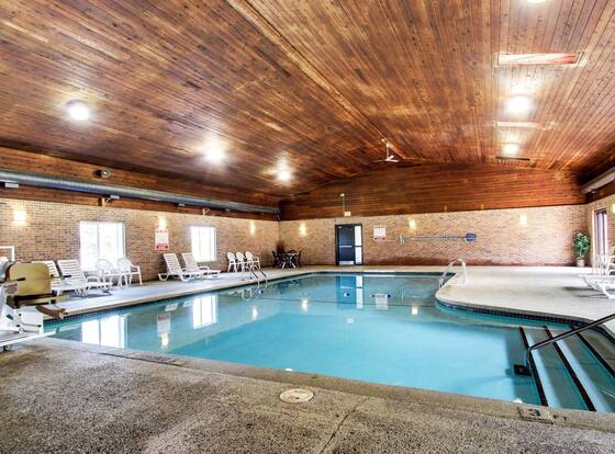 Motel 6 Altoona, IA - Des Moines East is a family friendly hotel in Altoona, Iowa (IA)