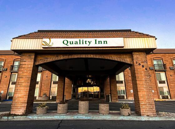 Quality Inn Vernal near Dinosaur National Monument is a family friendly hotel in Vernal, Utah (UT)
