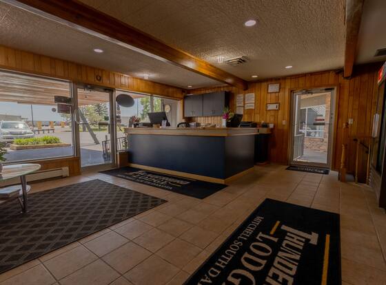 Thunderbird Lodge is a family friendly hotel in Mitchell, South Dakota (SD)