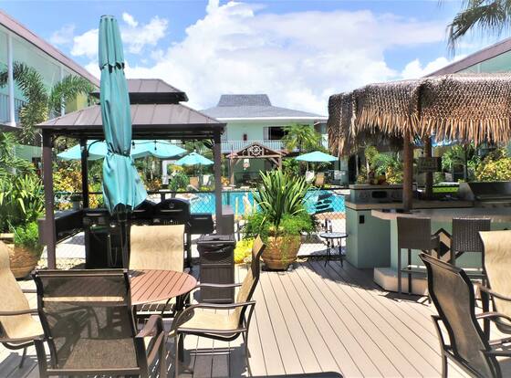 Island House Hotel is a family friendly hotel in North Redington Beach, Florida (FL)