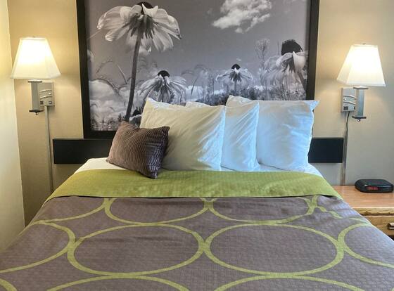 Super 8 by Wyndham Chisago City is a family friendly hotel in Chisago City, Minnesota (MN)