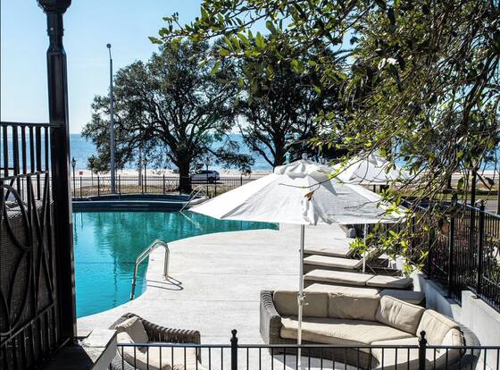 White House Hotel is a family friendly hotel in Biloxi, Mississippi (MS)