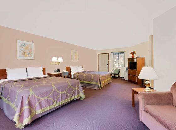 Super 8 by Wyndham Keystone/Mt. Rushmore is a family friendly hotel in Keystone, South Dakota (SD)