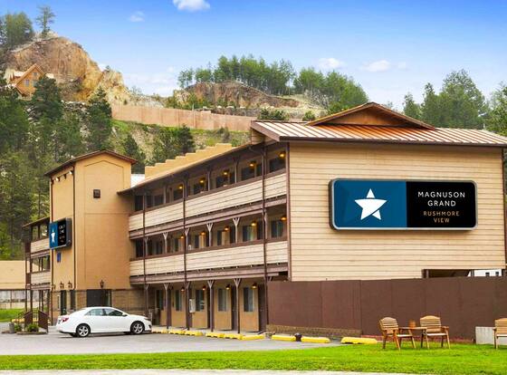 Magnuson Grand Rushmore View is a family friendly hotel in Keystone, South Dakota (SD)