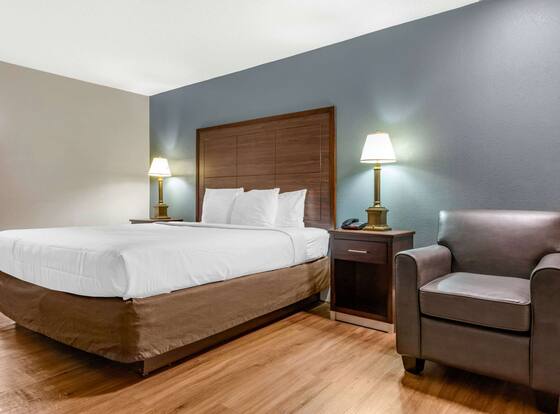 Econo Lodge is a family friendly hotel in Rock Hill, South Carolina (SC)