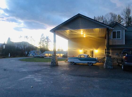 Clark Fork Lodge is a family friendly hotel in Clark Fork, Idaho (ID)