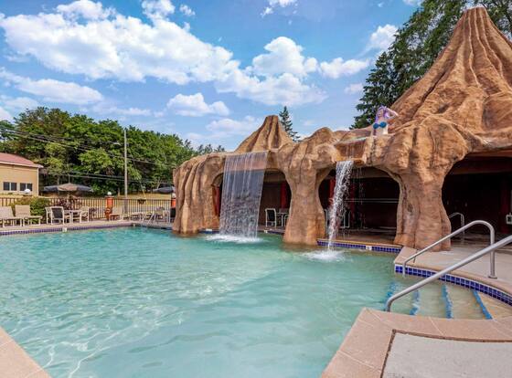 Atlantis Family Waterpark Hotel, Ascend Hotel Collection is a family friendly hotel in Wisconsin Dells, Wisconsin (WI)
