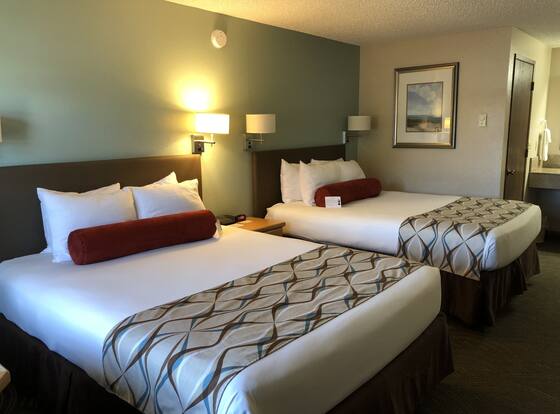 Super 8 by Wyndham Florence OR is a family friendly hotel in Florence, Oregon (OR)