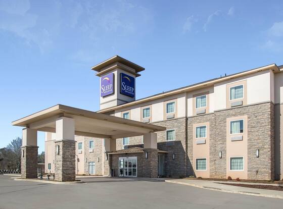 Sleep Inn & Suites is a family friendly hotel in Meridian, Mississippi (MS)