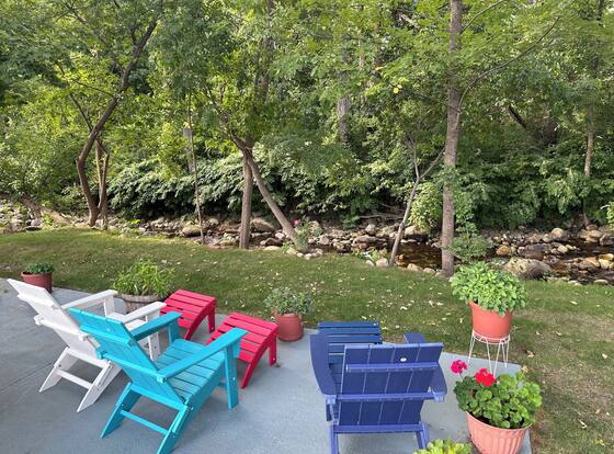 Cozy Corner Motel is a family friendly hotel in North Adams, Massachusetts (MA)