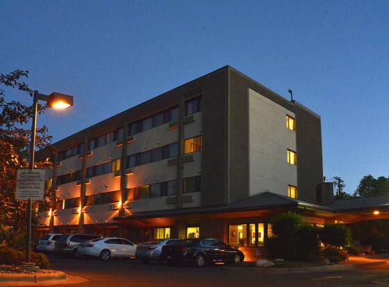 Riversage Billings Inn is a family friendly hotel in Billings, Montana (MT)