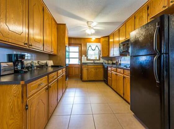 Lake Texoma Lodge and Resort is a family friendly hotel in Mead, Oklahoma (OK)