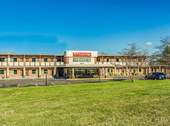 Econo Lodge Lexington Downtown near I-81 is a family friendly hotel in Lexington, Virginia (VA)