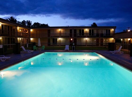 River Rock Hotel Mountain Home is a family friendly hotel in Mountain Home, Arkansas (AR)