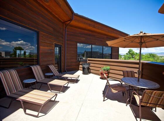 Carson Valley Motor Lodge & Suites is a family friendly hotel in Minden, Nevada (NV)