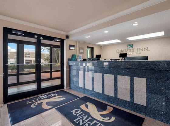 Quality Inn Fort Jackson is a family friendly hotel in Dentsville, South Carolina (SC)