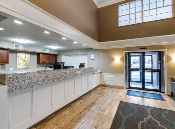 Quality Inn & Suites Des Moines - Merle Hay Road is a family friendly hotel in Urbandale, Iowa (IA)