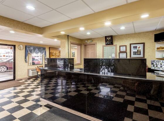 Econo Lodge is a family friendly hotel in Morgantown, West Virginia (WV)