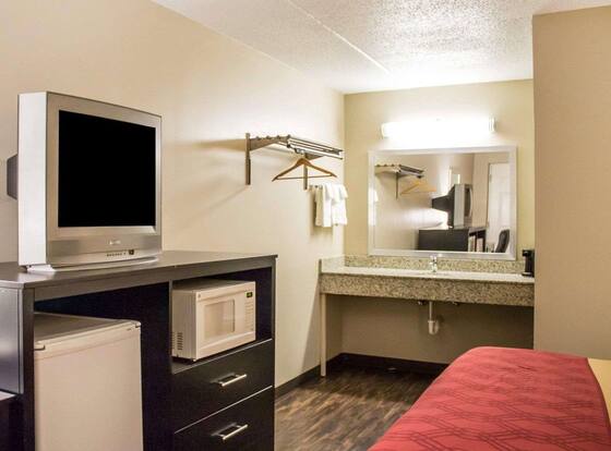 Econo Lodge Columbus is a family friendly hotel in Columbus, Ohio (OH)