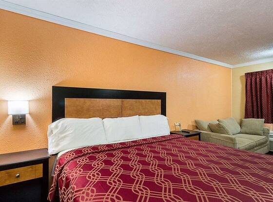 Rodeway Inn West Dodge is a family friendly hotel in Omaha, Nebraska (NE)