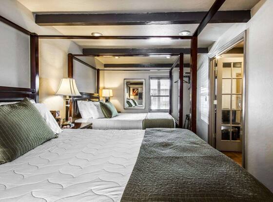 Rodeway Inn & Suites Williams Downtowner - Rte 66 is a family friendly hotel in Williams, Arizona (AZ)