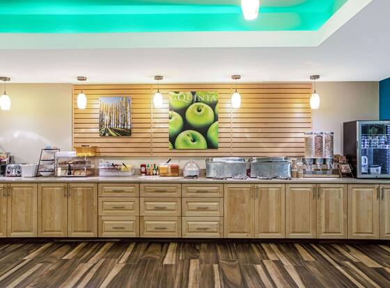 La Quinta Inn & Suites by Wyndham Grand Forks is a family friendly hotel in Grand Forks, North Dakota (ND)