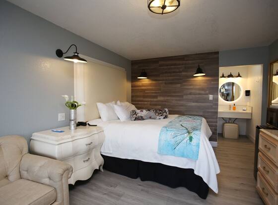 Dragonfly Inn and Suites is a family friendly hotel in Hastings, Nebraska (NE)