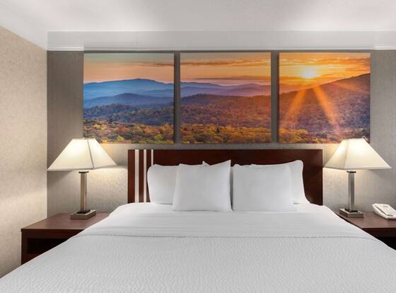 Days Inn by Wyndham Columbia Kentucky is a family friendly hotel in Columbia, Kentucky (KY)