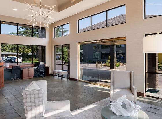 Best Western New Oregon is a family friendly hotel in Eugene, Oregon (OR)