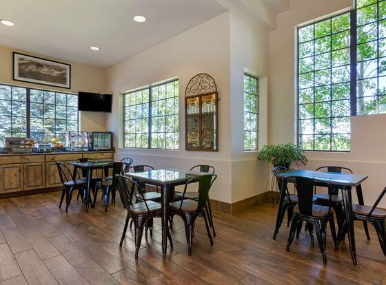 Best Western Paint Pony Lodge is a family friendly hotel in Show Low, Arizona (AZ)