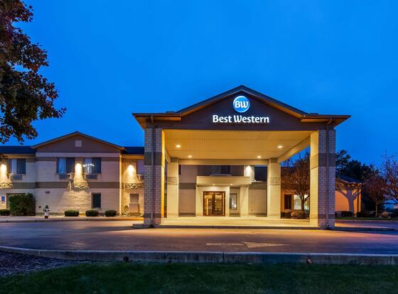 Best Western Fostoria Inn & Suites is a family friendly hotel in Fostoria, Ohio (OH)