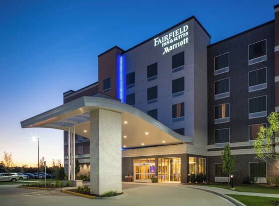 Fairfield Inn & Suites by Marriott Chicago Schaumburg is a family friendly hotel in Schaumburg, Illinois (IL)