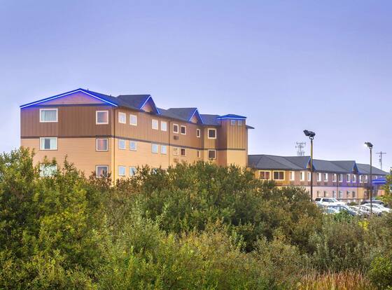 Lloyd Hotel Astoria Bayfront, Ascend Hotel Collection is a family friendly hotel in Astoria, Oregon (OR)