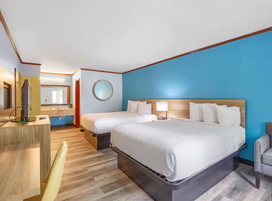 Days Inn by Wyndham Foley is a family friendly hotel in Foley, Alabama (AL)