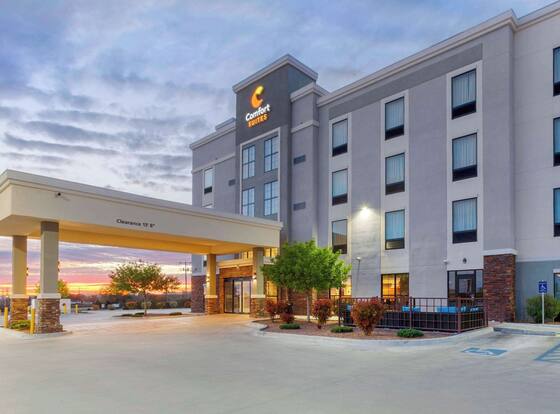 Comfort Suites Las Cruces I-25 North is a family friendly hotel in Las Cruces, New Mexico (NM)