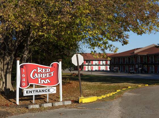 Red Carpet Inn - Louisville is a family friendly hotel in Louisville, Kentucky (KY)