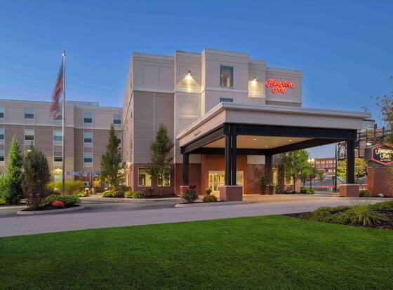 Hampton Inn Lewiston-Auburn is a family friendly hotel in Lewiston, Maine (ME)