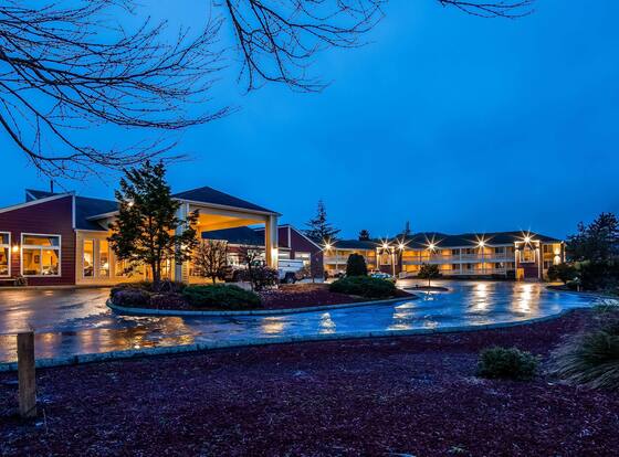 Best Western Salbasgeon Inn & Suites Of Reedsport is a family friendly hotel in Reedsport, Oregon (OR)