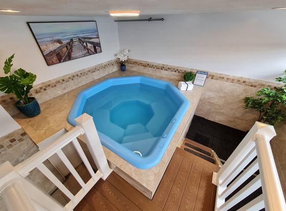 Regal Inn is a family friendly hotel in Hampton Beach, New Hampshire (NH)