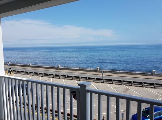 Atlantic Breeze Suites is a family friendly hotel in Hampton Beach, New Hampshire (NH)