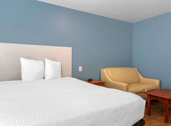 Extended Stay America Select Suites - El Paso - East is a family friendly hotel in Fort Bliss, Texas (TX)