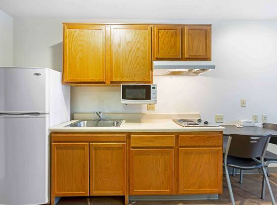 Extended Stay America Select Suites - Phoenix - North is a family friendly hotel in Phoenix, Arizona (AZ)