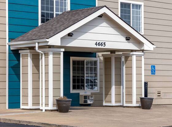 Extended Stay America Select Suites - Wichita - South is a family friendly hotel in Wichita, Kansas (KS)