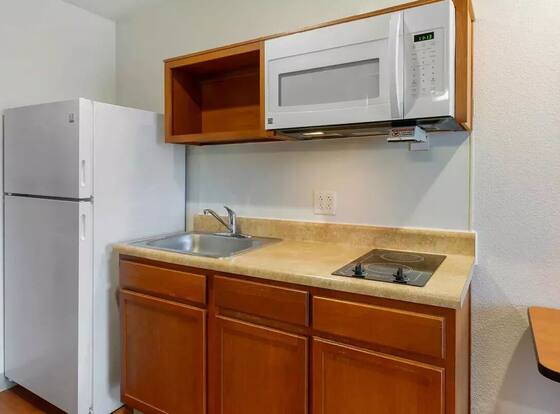 Extended Stay America Select Suites - Cleveland - Airport is a family friendly hotel in Cleveland, Ohio (OH)