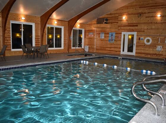 Lighthouse View Motel is a family friendly hotel in Mackinaw City, Michigan (MI)