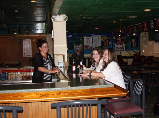 Gladstone Inn & Suites is a family friendly hotel in Jamestown, North Dakota (ND)